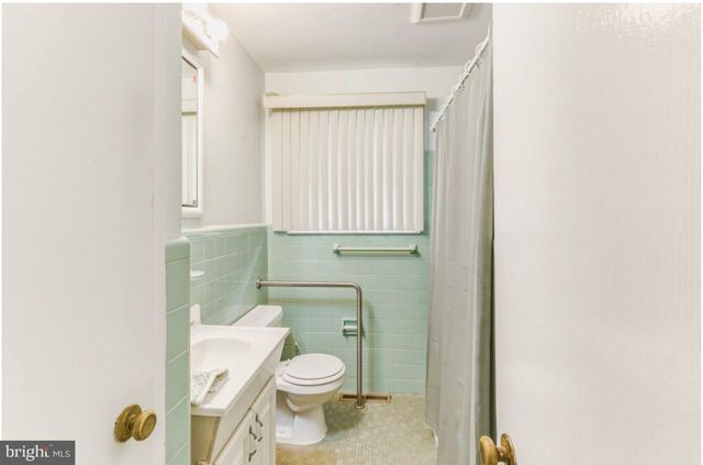 313 DREXEL AVE, Blackwood, NJ 08012