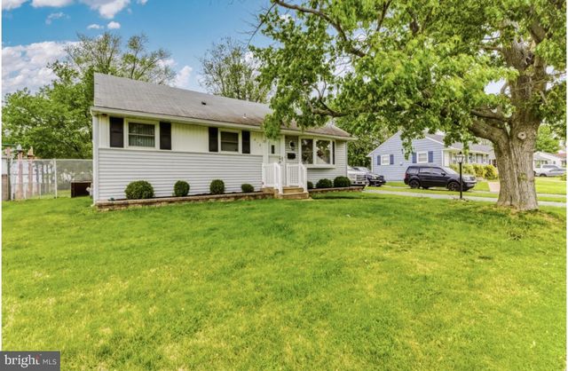 313 DREXEL AVE, Blackwood, NJ 08012