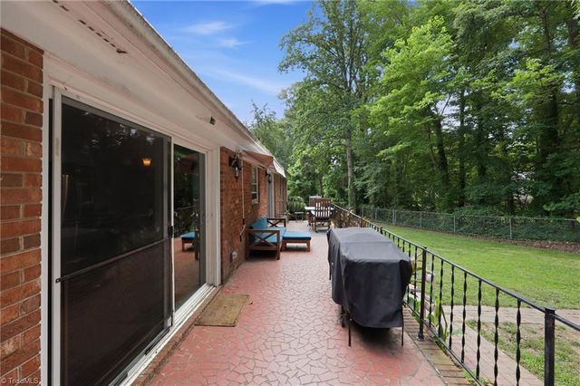 5 Leawood Court, Greensboro, NC 27410