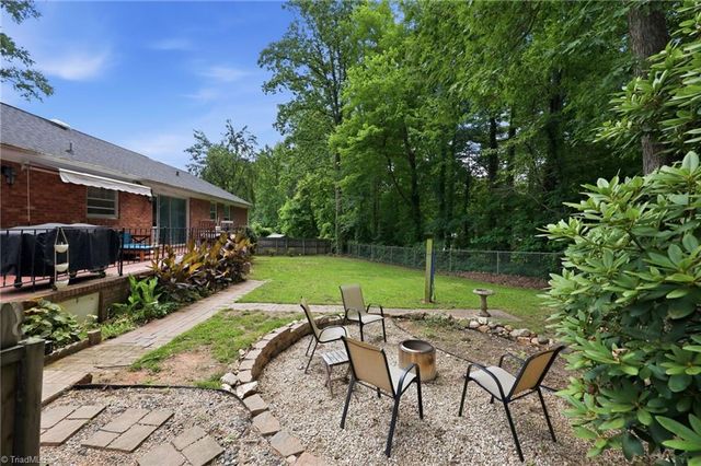 5 Leawood Court, Greensboro, NC 27410