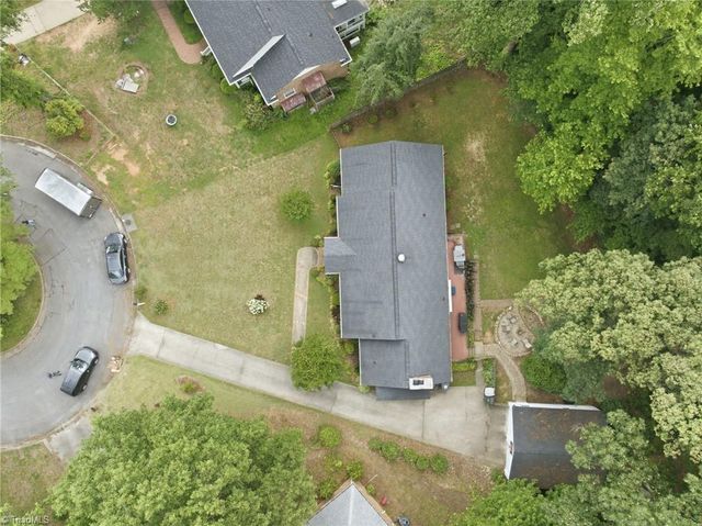 5 Leawood Court, Greensboro, NC 27410