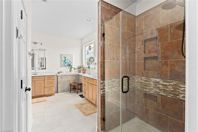 108 Lakepoint Drive, Bermuda Run, NC 27006
