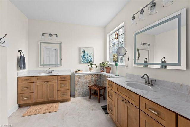 108 Lakepoint Drive, Bermuda Run, NC 27006