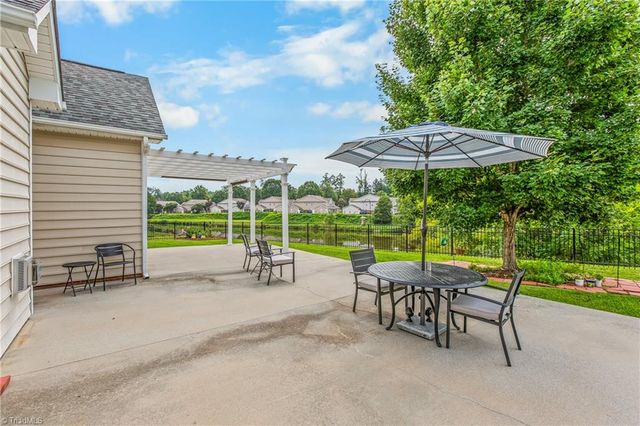 108 Lakepoint Drive, Bermuda Run, NC 27006