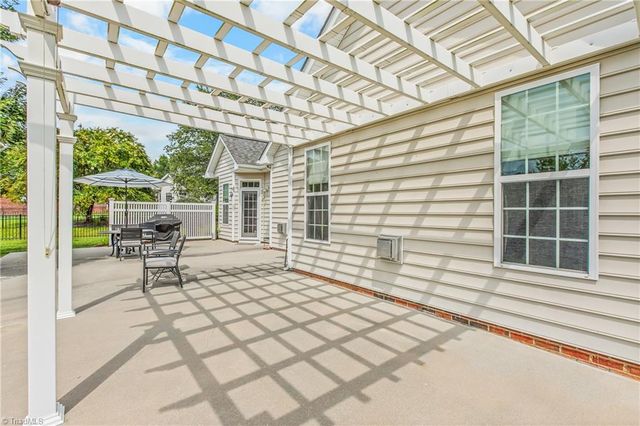 108 Lakepoint Drive, Bermuda Run, NC 27006