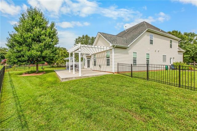 108 Lakepoint Drive, Bermuda Run, NC 27006