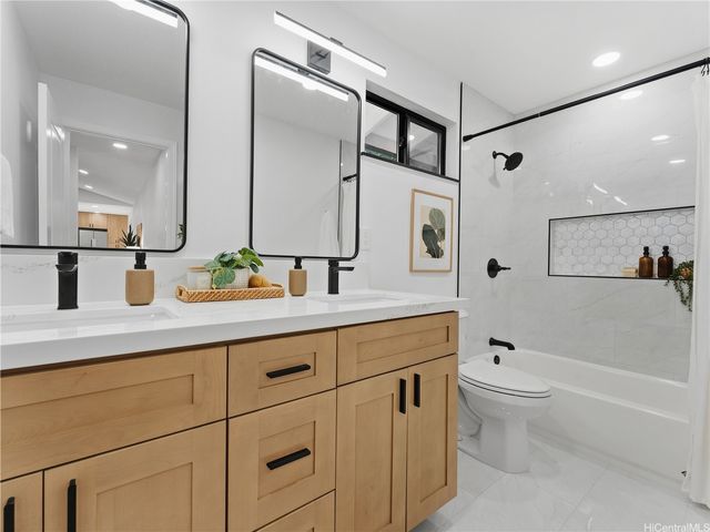 1159 Puu Poni Street, Pearl City, HI 96782