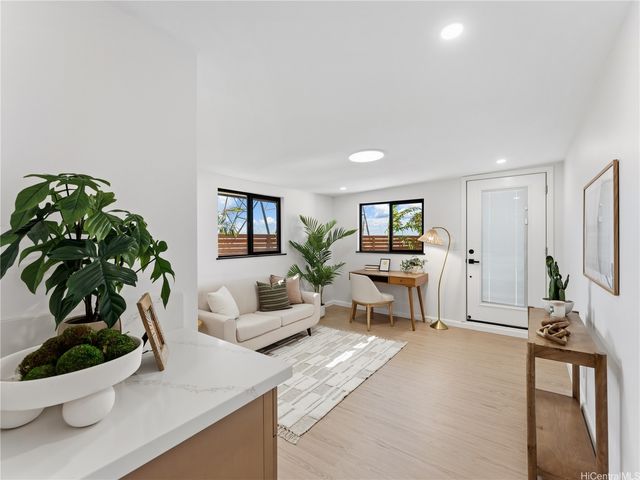 1159 Puu Poni Street, Pearl City, HI 96782
