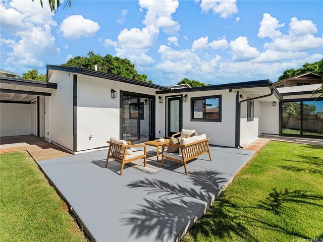 1159 Puu Poni Street, Pearl City, HI 96782