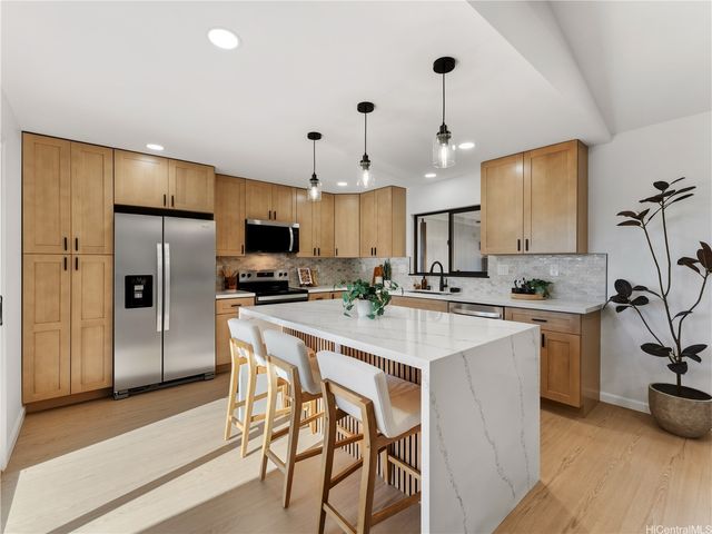 1159 Puu Poni Street, Pearl City, HI 96782