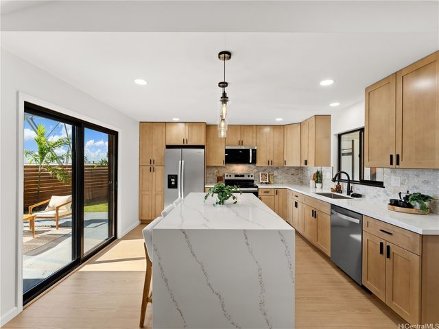 1159 Puu Poni Street, Pearl City, HI 96782