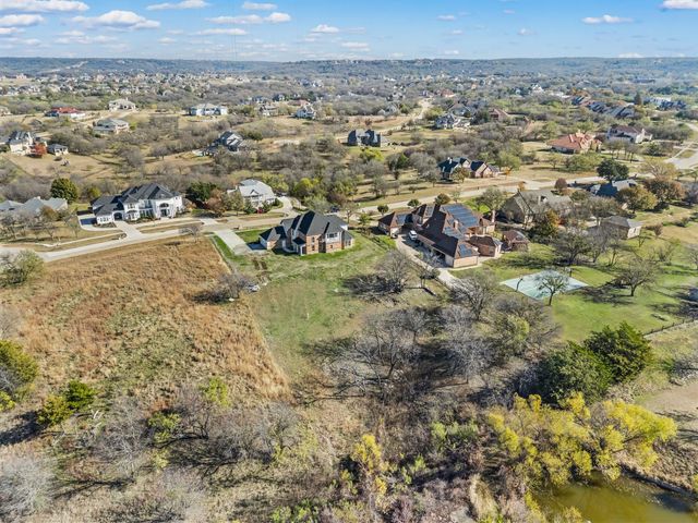 828 Mallard Pointe Drive, Grand Prairie, TX 75104