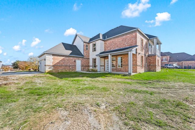 828 Mallard Pointe Drive, Grand Prairie, TX 75104