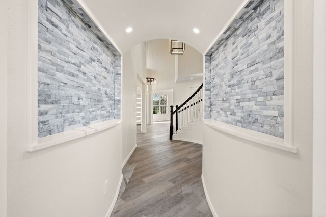 828 Mallard Pointe Drive, Grand Prairie, TX 75104