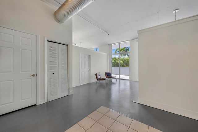 2100 VAN BUREN Street 206, Hollywood, FL 33020