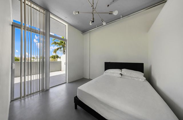 2100 VAN BUREN Street 206, Hollywood, FL 33020