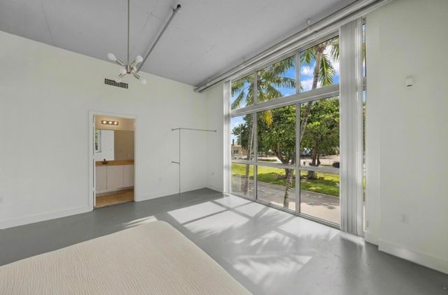 2100 VAN BUREN Street 206, Hollywood, FL 33020