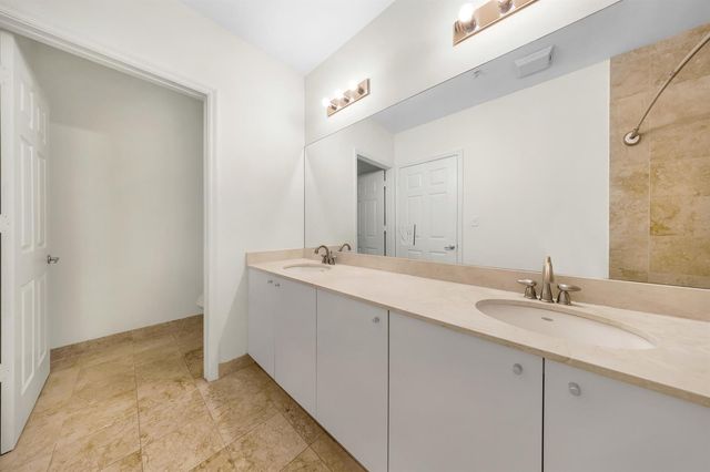 2100 VAN BUREN Street 206, Hollywood, FL 33020