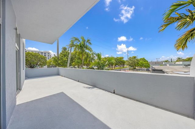 2100 VAN BUREN Street 206, Hollywood, FL 33020