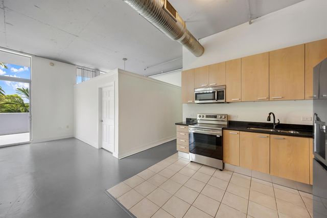 2100 VAN BUREN Street 206, Hollywood, FL 33020