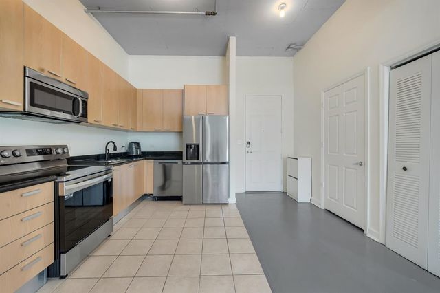 2100 VAN BUREN Street 206, Hollywood, FL 33020