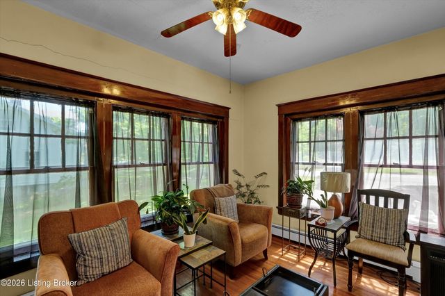 134 Northwestern Pkwy, Louisville, KY 40212