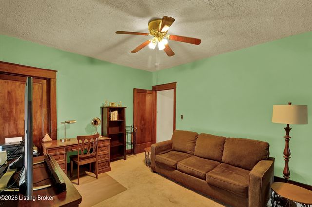134 Northwestern Pkwy, Louisville, KY 40212