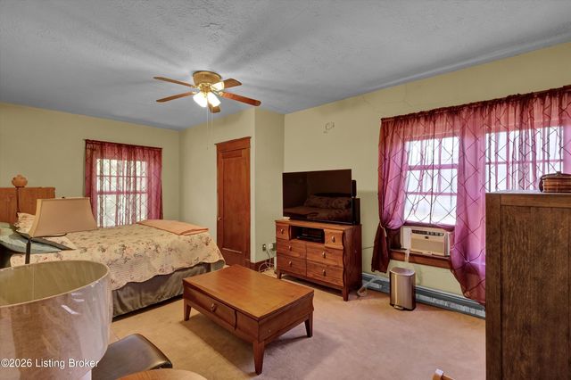 134 Northwestern Pkwy, Louisville, KY 40212