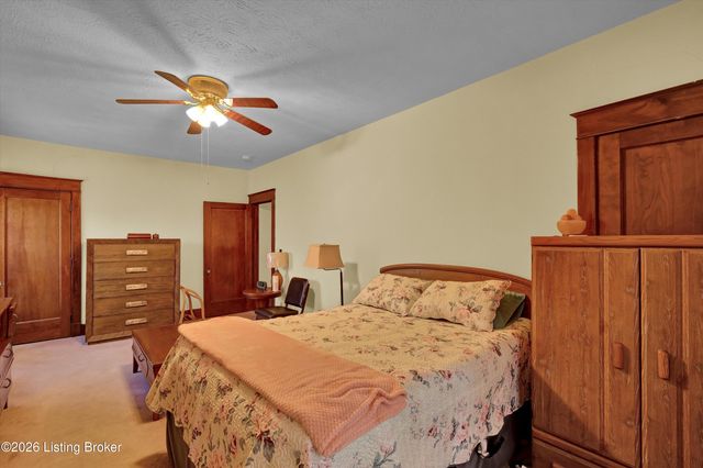 134 Northwestern Pkwy, Louisville, KY 40212
