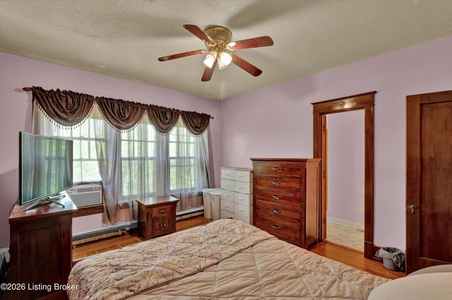134 Northwestern Pkwy, Louisville, KY 40212