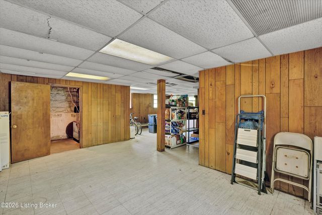 134 Northwestern Pkwy, Louisville, KY 40212