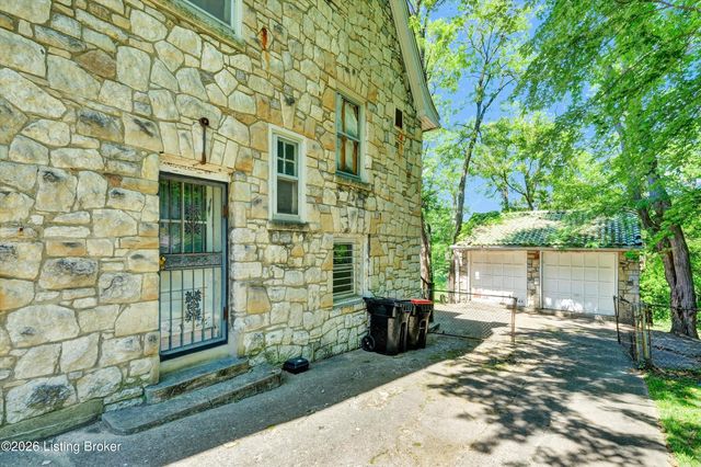 134 Northwestern Pkwy, Louisville, KY 40212