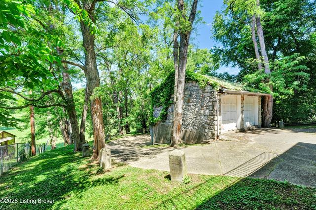 134 Northwestern Pkwy, Louisville, KY 40212