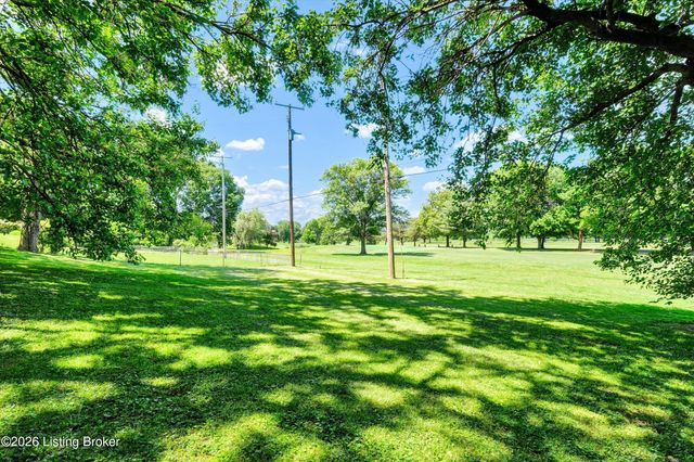 134 Northwestern Pkwy, Louisville, KY 40212