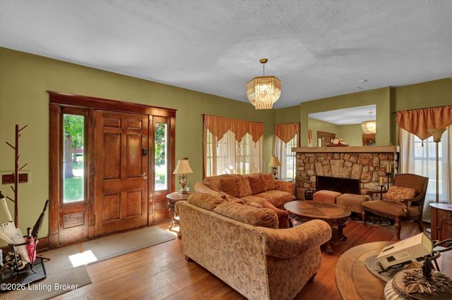 134 Northwestern Pkwy, Louisville, KY 40212