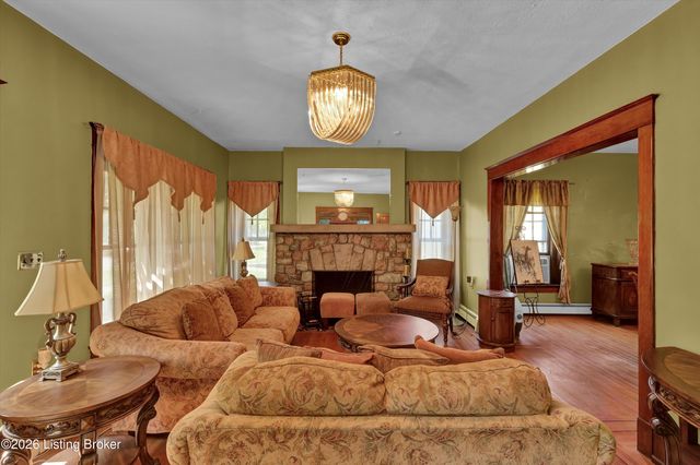 134 Northwestern Pkwy, Louisville, KY 40212