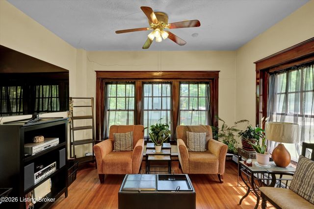 134 Northwestern Pkwy, Louisville, KY 40212
