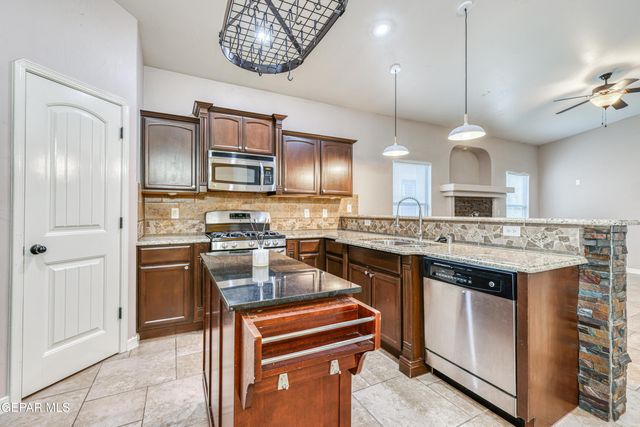 14209 RATTLER POINT Drive, El Paso, TX 79938