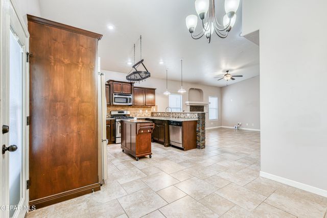 14209 RATTLER POINT Drive, El Paso, TX 79938
