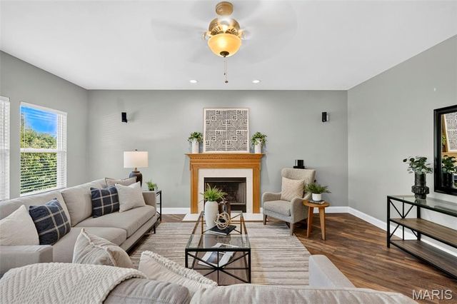 5826 Southcrest Way, St Louis, MO 63129