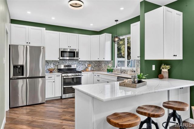 5826 Southcrest Way, St Louis, MO 63129
