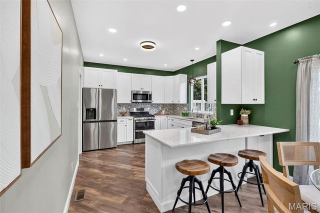 5826 Southcrest Way, St Louis, MO 63129