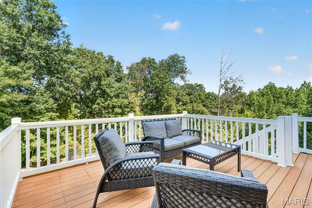5826 Southcrest Way, St Louis, MO 63129