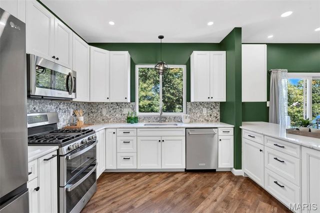 5826 Southcrest Way, St Louis, MO 63129
