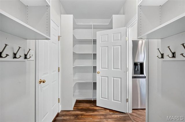 5826 Southcrest Way, St Louis, MO 63129