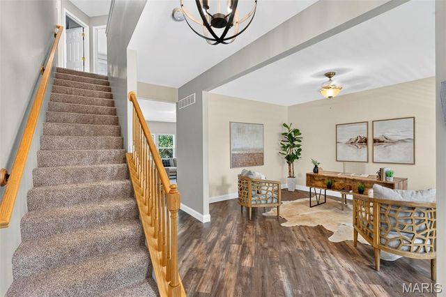 5826 Southcrest Way, St Louis, MO 63129