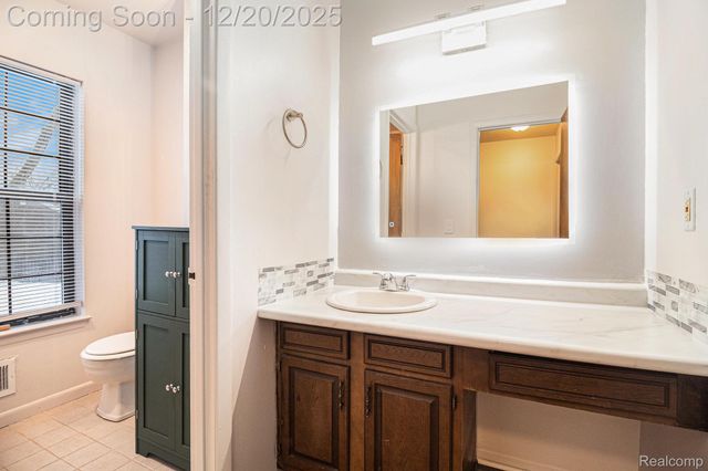 8354 Lakeview Court, Ypsilanti, MI 48198