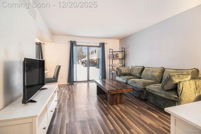 8354 Lakeview Court, Ypsilanti, MI 48198