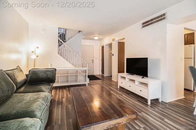 8354 Lakeview Court, Ypsilanti, MI 48198