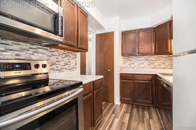 8354 Lakeview Court, Ypsilanti, MI 48198